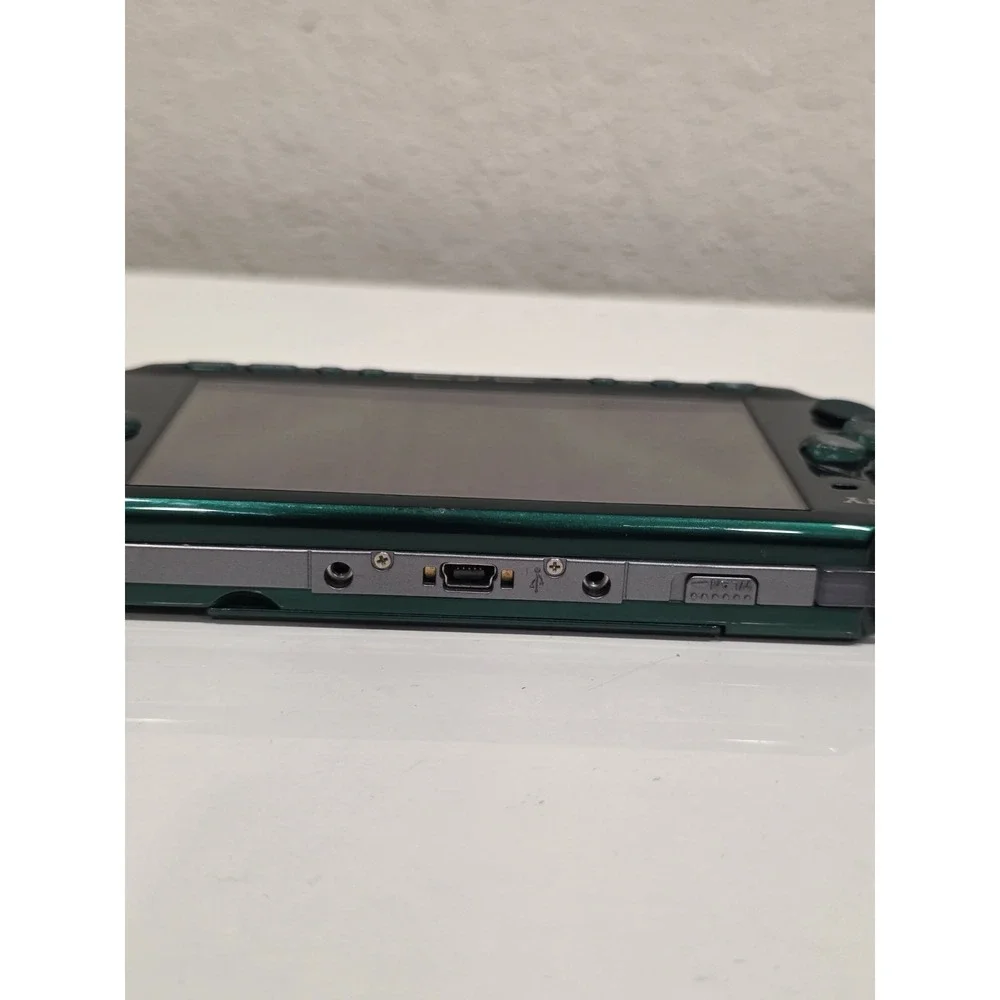 Metal Gear Solid: Peace Walker Green PSP 3001 Limited Edition BUNDLE LOT W GAMES